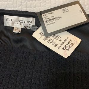 St John skirt, size 16, 29 long, hips can stretch to 23, lined,zip up side